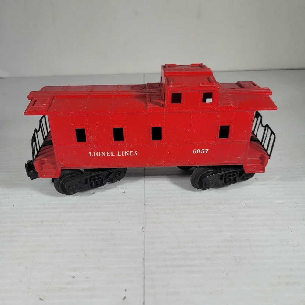Lionel 6057 Caboose O-Gauge Red Fair Flawed Detached Truck Vintage Postwar Rail